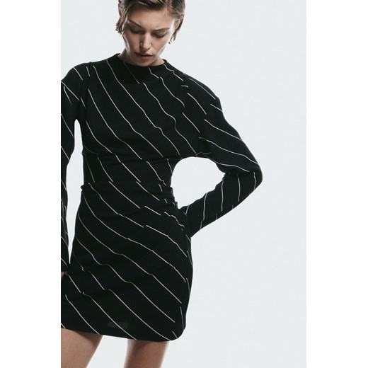 H & M - Drapowana sukienka - Czarny H & M XL H&M