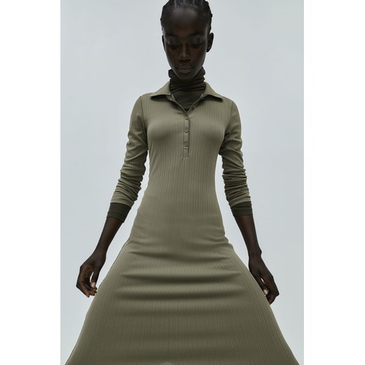 H & M - Dżersejowa sukienka z kołnierzykiem - Zielony ze sklepu H&M w kategorii Sukienki - zdjęcie 169679468