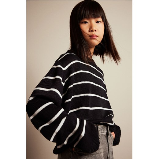 Sweter dziewczęcy czarny H & M 