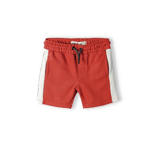 Czerwone krótkie spodenki dresowe dla chłopca ze sklepu 5.10.15 w kategorii Spodenki chłopięce - zdjęcie 169685447