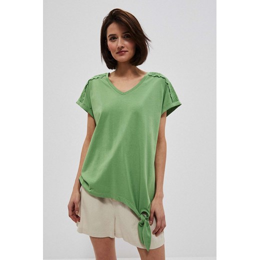 Bawełniany t-shirt damski z ozdobnym wiązaniem zielony ze sklepu 5.10.15 w kategorii Bluzki damskie - zdjęcie 169688796