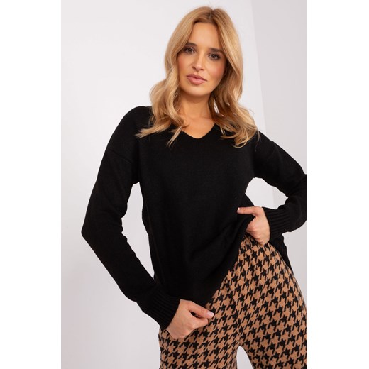 Sweter oversize z dekoltem V czarny ze sklepu 5.10.15 w kategorii Swetry damskie - zdjęcie 169689496
