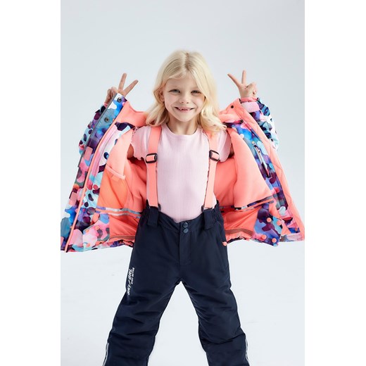 Granatowe spodnie narciarskie dla dziewczynki z elementami odblaskowymi i szelkami ze sklepu 5.10.15 w kategorii Spodnie dziewczęce - zdjęcie 169694446