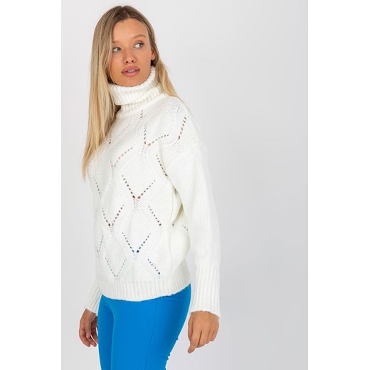 RUE PARIS Ecru ciepły sweter z golfem w ażurowy wzór ze sklepu 5.10.15 w kategorii Swetry damskie - zdjęcie 169694806