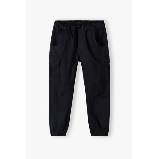 Czarne spodnie chłopięce typu bojówki ze sklepu 5.10.15 w kategorii Spodnie chłopięce - zdjęcie 169695849