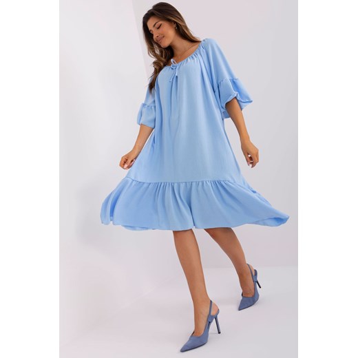 Jasnoniebieska sukienka z falbaną o luźnym kroju ze sklepu 5.10.15 w kategorii Sukienki - zdjęcie 169698167