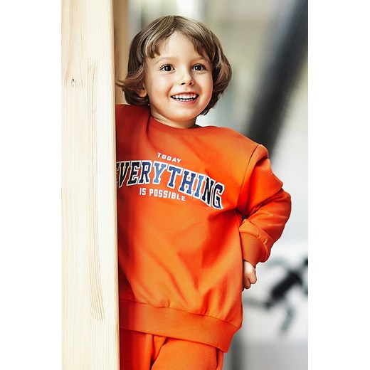 Pomarańczowa bluza dresowa z bawełny dla chłopca - Everything ze sklepu 5.10.15 w kategorii Bluzy chłopięce - zdjęcie 169699705