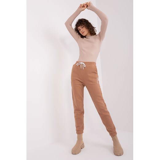 Jasnobrązowe bawełniane spodnie dresowe SUBLEVEL ze sklepu 5.10.15 w kategorii Spodnie damskie - zdjęcie 169701806