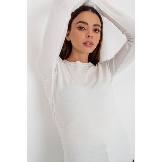 Biały gładki sweter klasyczny z okrągłym dekoltem one size 5.10.15