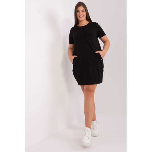 Czarna sukienka plus size basic z kieszeniami ze sklepu 5.10.15 w kategorii Sukienki - zdjęcie 169705255