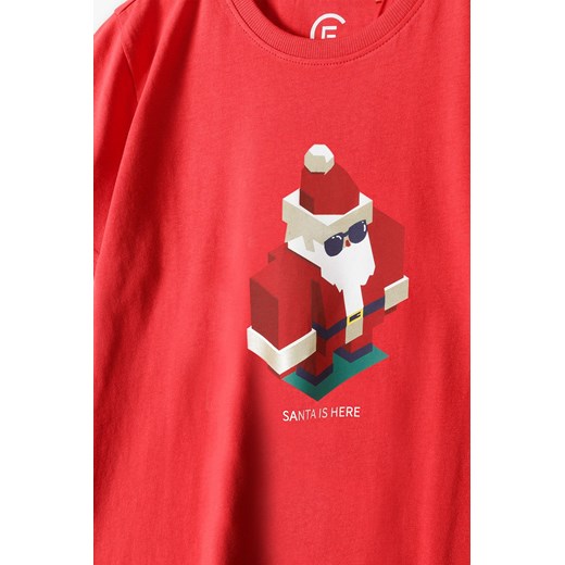 Świąteczny t- shirt męski - czerwony z napisem Santa is here Family Concept By 5.10.15. L okazyjna cena 5.10.15
