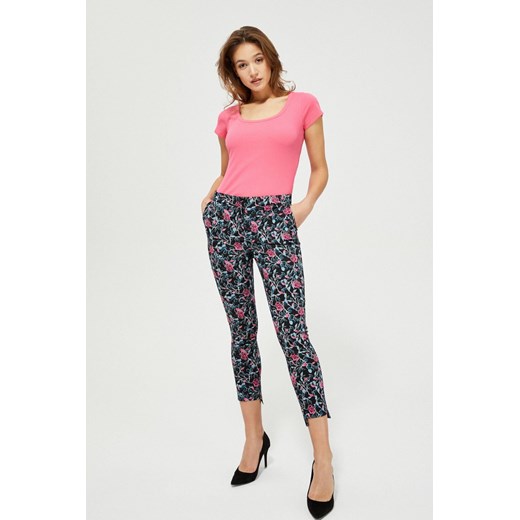Spodnie cygaretki w kolorowe kwiaty ze sklepu 5.10.15 w kategorii Spodnie damskie - zdjęcie 169707608