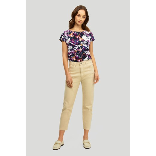 Spodnie damskie klasyczne beżowe ze sklepu 5.10.15 w kategorii Spodnie damskie - zdjęcie 169707699