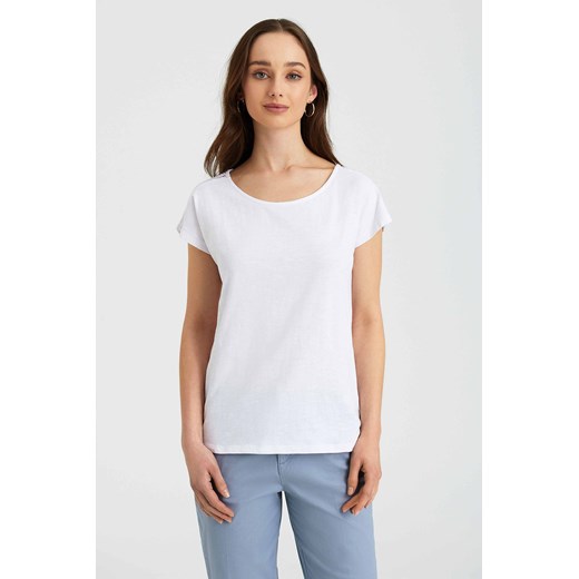 T-shirt damski ze zdobieniami na rękawach biały ze sklepu 5.10.15 w kategorii Bluzki damskie - zdjęcie 169708546