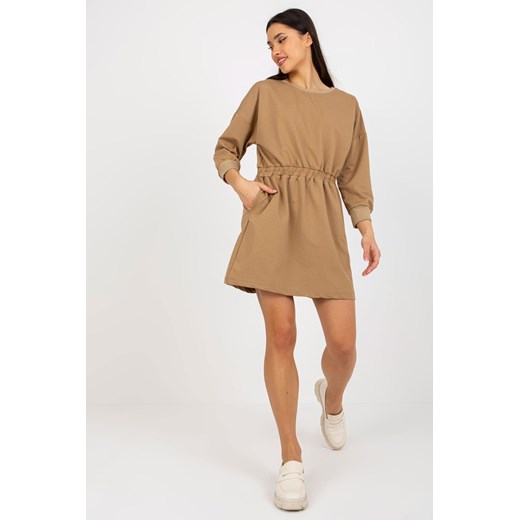 Camelowa mini sukienka damska dresowa z gumką w pasie ze sklepu 5.10.15 w kategorii Sukienki - zdjęcie 169709246
