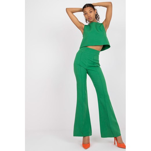 Komplet dla kobiet - T-shirt z bez rękawów i długie spodnie typu dzwony - zielony ze sklepu 5.10.15 w kategorii Komplety i garnitury damskie - zdjęcie 169710019