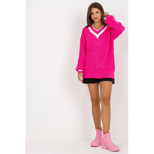 RUE PARIS Fluo różowy dłuższy sweter oversize z dekoltem V ze sklepu 5.10.15 w kategorii Swetry damskie - zdjęcie 169710956