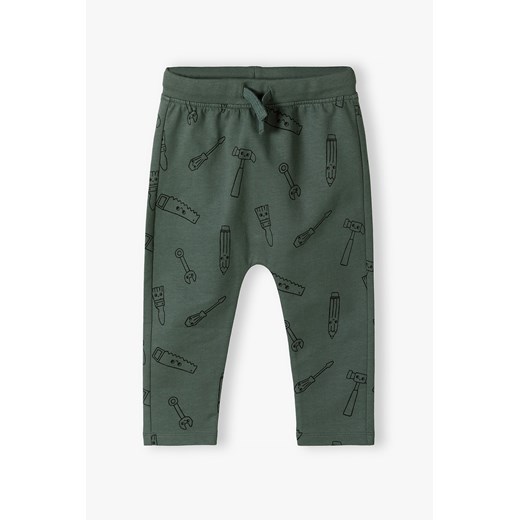 Zielone bawełniane spodnie dresowe niemowlęce we wzory ze sklepu 5.10.15 w kategorii Spodnie i półśpiochy - zdjęcie 169711645