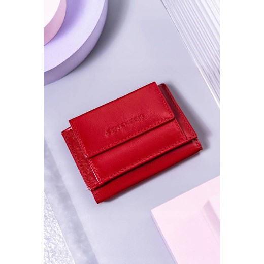 Mały, skórzany portfel damski na zatrzask ze sklepu 5.10.15 w kategorii Portfele damskie - zdjęcie 169712129