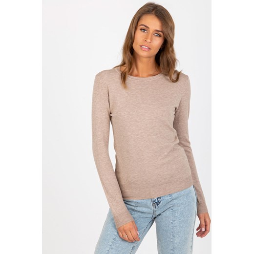 Ciemnobeżowy gładki sweter klasyczny z wiskozą ze sklepu 5.10.15 w kategorii Swetry damskie - zdjęcie 169712835