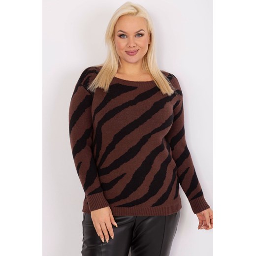 Sweter plus size ze zwierzęcym motywem brązowy ze sklepu 5.10.15 w kategorii Swetry damskie - zdjęcie 169714475