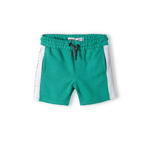 Zielone krótkie spodenki dresowe dla chłopca ze sklepu 5.10.15 w kategorii Spodenki chłopięce - zdjęcie 169716676