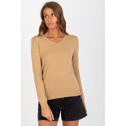 Camelowy gładki sweter klasyczny z dekoltem V ze sklepu 5.10.15 w kategorii Swetry damskie - zdjęcie 169717375