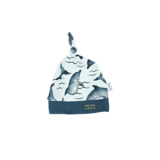 Biała czapka bawełniana z delfinami ze sklepu 5.10.15 w kategorii Czapki dziecięce - zdjęcie 169723505