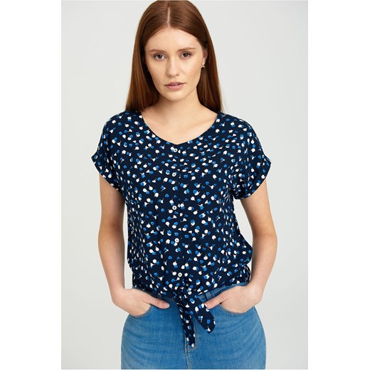Bluzka damska w drobne wzory wiązana na dole ze sklepu 5.10.15 w kategorii Bluzki damskie - zdjęcie 169724805