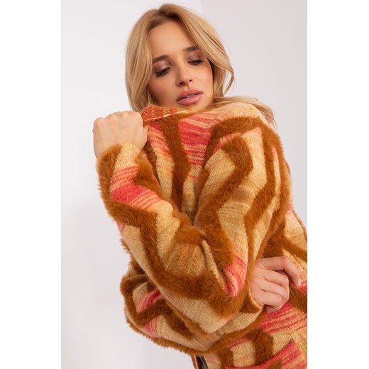 Kardigan w geometryczne wzory camelowy Wool Fashion Italia one size 5.10.15