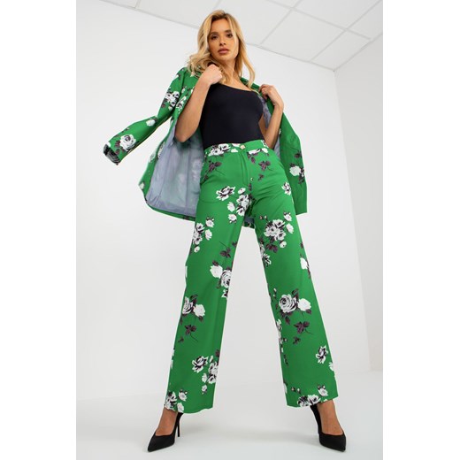 Zielone
szerokie materiałowe spodnie w kwiaty
od garnituru ze sklepu 5.10.15 w kategorii Spodnie damskie - zdjęcie 169726349