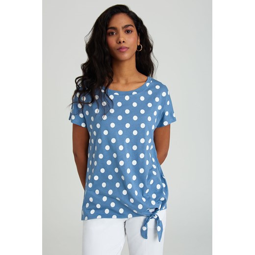 T-shirt damski w grochy z ozdobnym wiązaniem ze sklepu 5.10.15 w kategorii Bluzki damskie - zdjęcie 169726765
