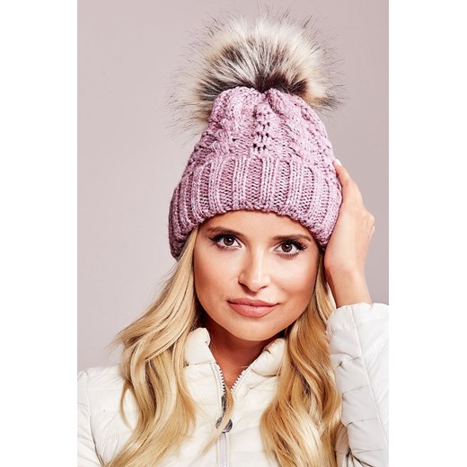 Różowa czapka z futrzanym pomponem ze sklepu 5.10.15 w kategorii Czapki zimowe damskie - zdjęcie 169730718