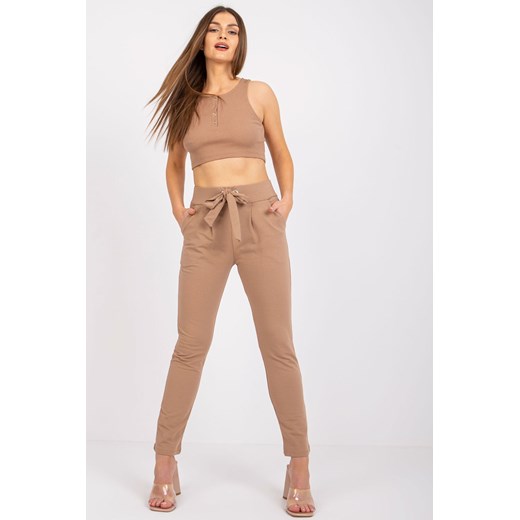 Jasnocamelowe spodnie dresowe z bawełny Santos RUE PARIS ze sklepu 5.10.15 w kategorii Spodnie damskie - zdjęcie 169730767