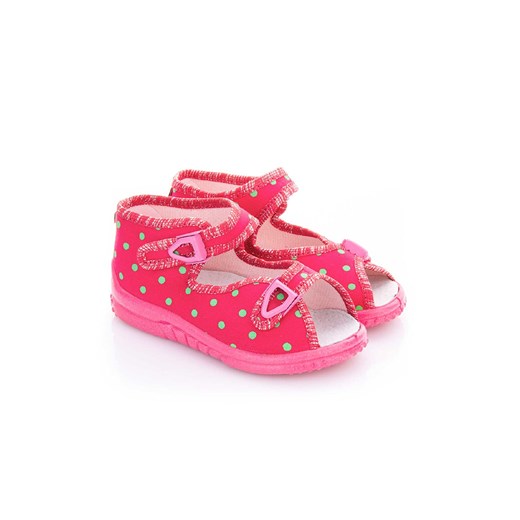 Różowe kapcie dla niemowlaka Go Kids w grochy ze sklepu 5.10.15 w kategorii Kapcie dziecięce - zdjęcie 169730859