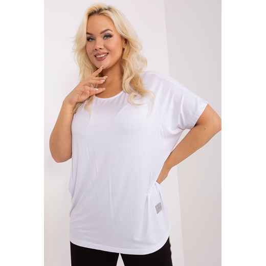 Gładka bluzka plus size z naszywką biały ze sklepu 5.10.15 w kategorii Bluzki damskie - zdjęcie 169731969