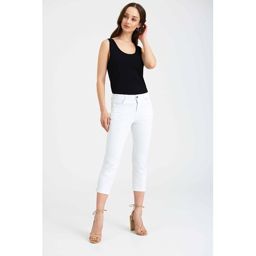 Spodnie klasyczne damskie białe ze sklepu 5.10.15 w kategorii Spodnie damskie - zdjęcie 169732118