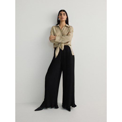 Reserved - Plisowane spodnie z wiskozą - czarny ze sklepu Reserved w kategorii Spodnie damskie - zdjęcie 169740949