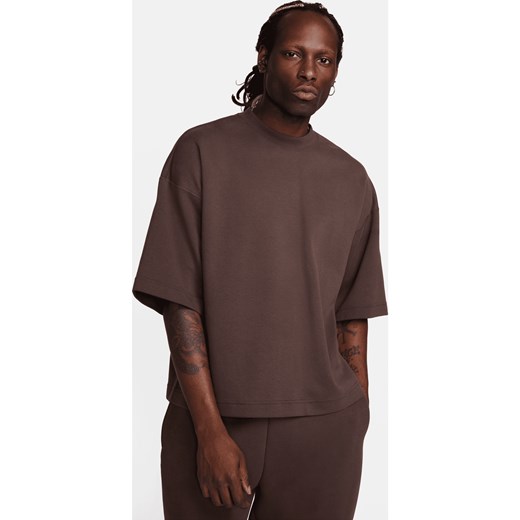 Męska bluza dresowa z krótkim rękawem o kroju oversize Nike Sportswear Tech Fleece Reimagined - Brązowy ze sklepu Nike poland w kategorii Bluzy męskie - zdjęcie 169754959