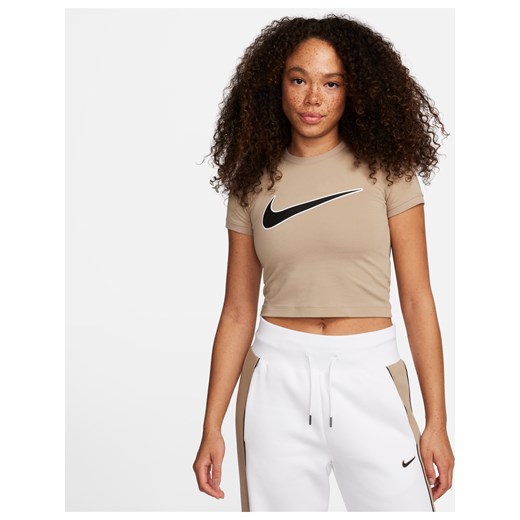 T-shirt damski o krótkim kroju Nike Sportswear - Brązowy ze sklepu Nike poland w kategorii Bluzki damskie - zdjęcie 169756079