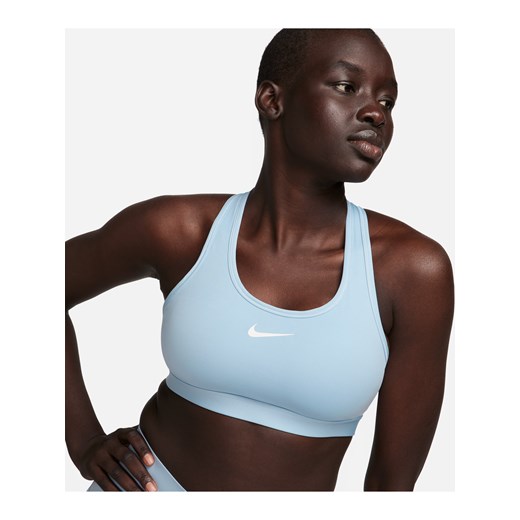 Damski stanik sportowy z wkładkami Nike Swoosh Medium Support - Niebieski ze sklepu Nike poland w kategorii Biustonosze - zdjęcie 169756237