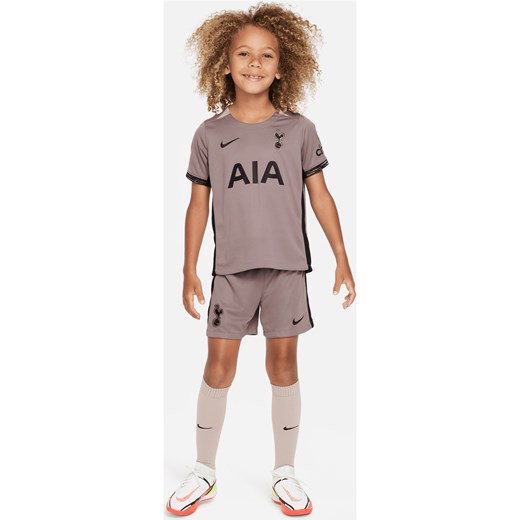 Trzyczęściowy strój dla małych dzieci Nike Dri-FIT Tottenham Hotspur 2023/24 (wersja trzecia) - Brązowy ze sklepu Nike poland w kategorii Komplety chłopięce - zdjęcie 169756279