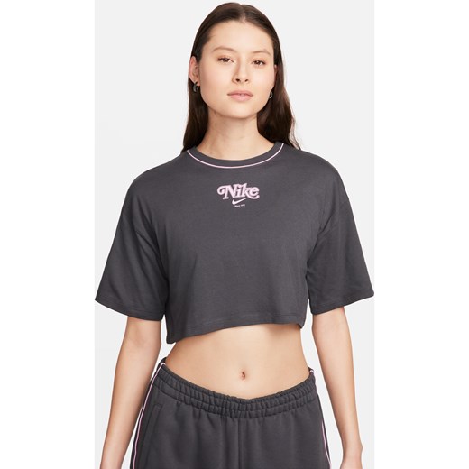 T-shirt damski o krótkim kroju Nike Sportswear - Szary ze sklepu Nike poland w kategorii Bluzki damskie - zdjęcie 169756508