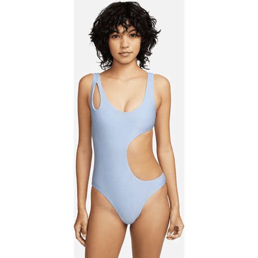 Jednoczęściowy damski kostium kąpielowy z wycięciem Nike Swim - Niebieski ze sklepu Nike poland w kategorii Stroje kąpielowe - zdjęcie 169756848