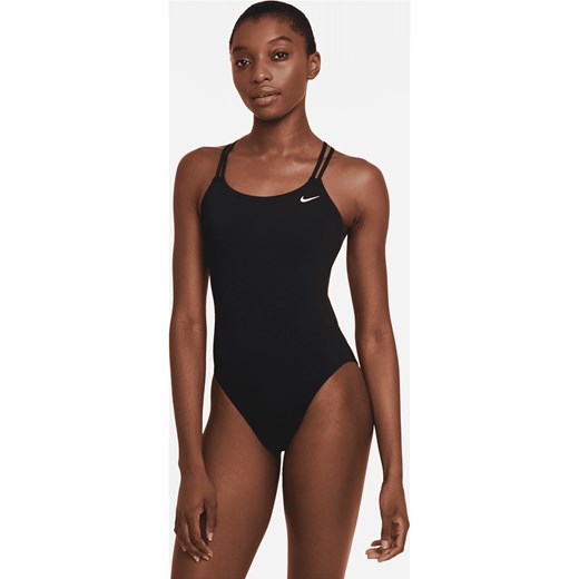 Jednoczęściowy damski kostium kąpielowy z ramiączkami krzyżowanymi na plecach Nike HydraStrong Solid - Czerń ze sklepu Nike poland w kategorii Stroje kąpielowe - zdjęcie 169758899