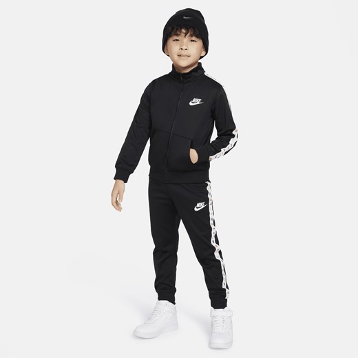 Zestaw z trykotem dla małych dzieci Nike Sportswear Club Dri-FIT - Czerń Nike 5 Nike poland