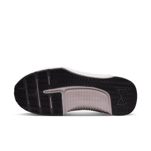 Buty sportowe damskie Nike sznurowane tkaninowe na płaskiej podeszwie 