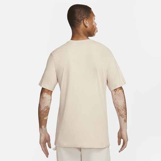T-shirt męski beżowy Nike z krótkim rękawem 