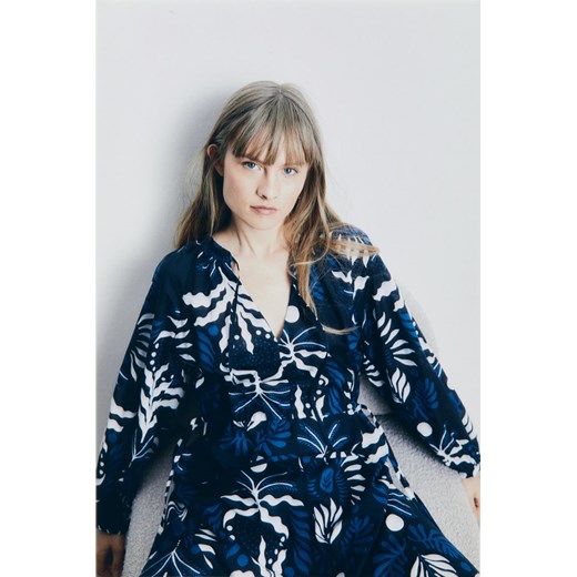H & M - Bawełniana sukienka z wiązanym detalem - Niebieski ze sklepu H&M w kategorii Sukienki - zdjęcie 169778007