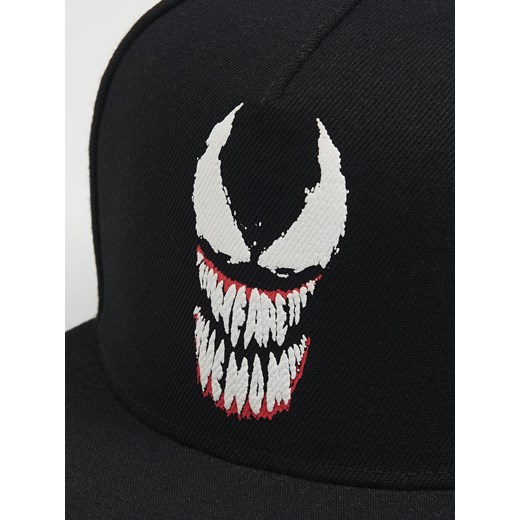 Cropp - Czarna czapka z daszkiem Venom - czarny Cropp Uniwersalny Cropp